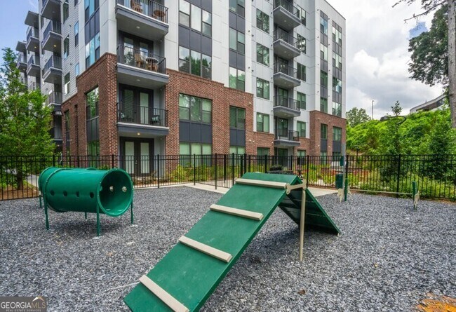 Building Photo - 2801 Windy Ridge Pkwy SE