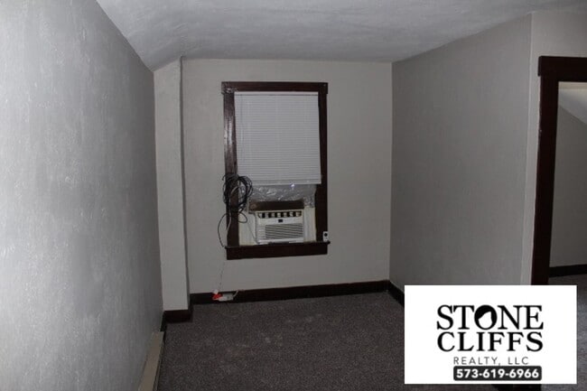 Building Photo - 1607 W Main St