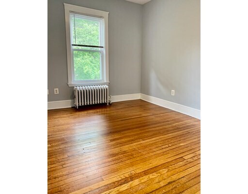 Building Photo - 32 Holten St
