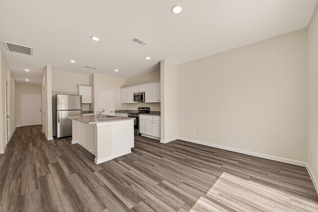 Building Photo - 31247 Williams Lndg St