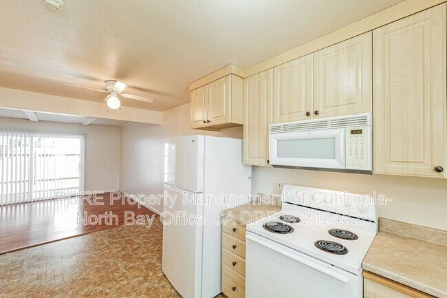Building Photo - 48-4 Lark Center Drive