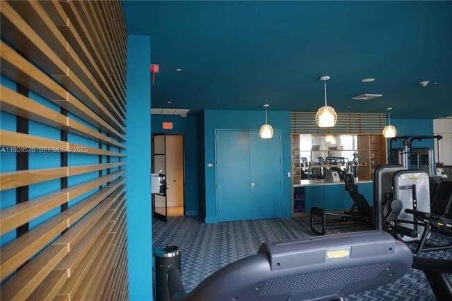 Building Photo - 121 NE 34th St