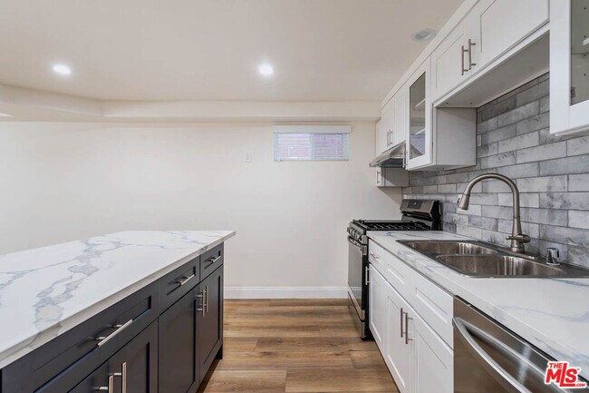 Building Photo - 4422 Melbourne Ave