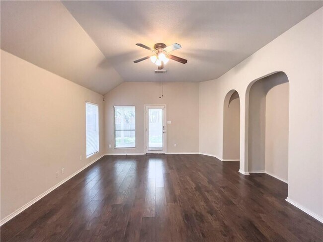 Building Photo - 107 Arrowhead Trail
