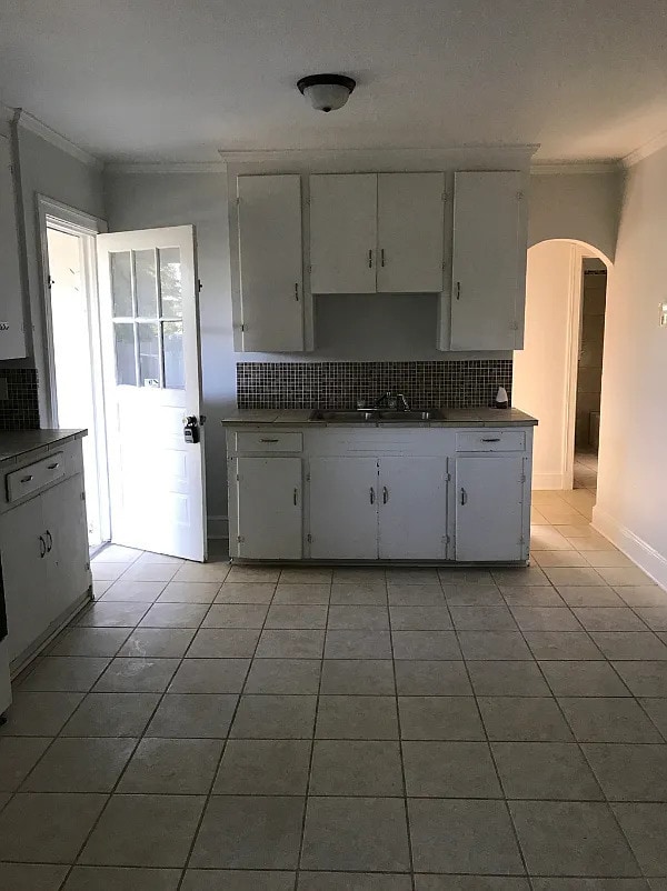 Building Photo - 2 Bedroom 1 Bathroom