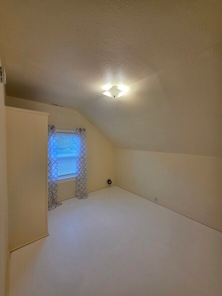 Building Photo - 2643 Sumner Ave