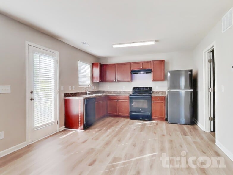 Building Photo - 325 Emilies Crossing Way