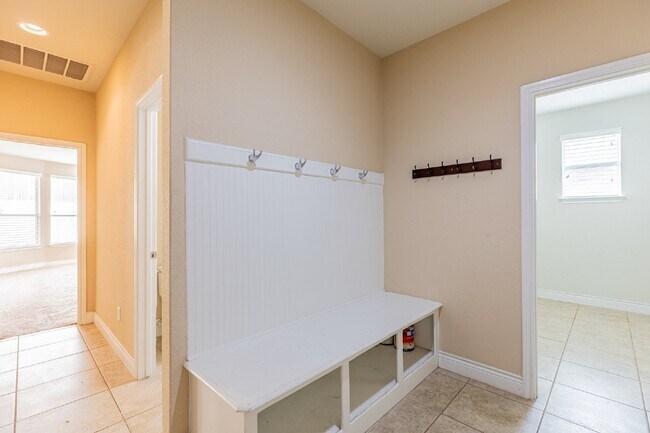 Building Photo - 3922 Retreat Run