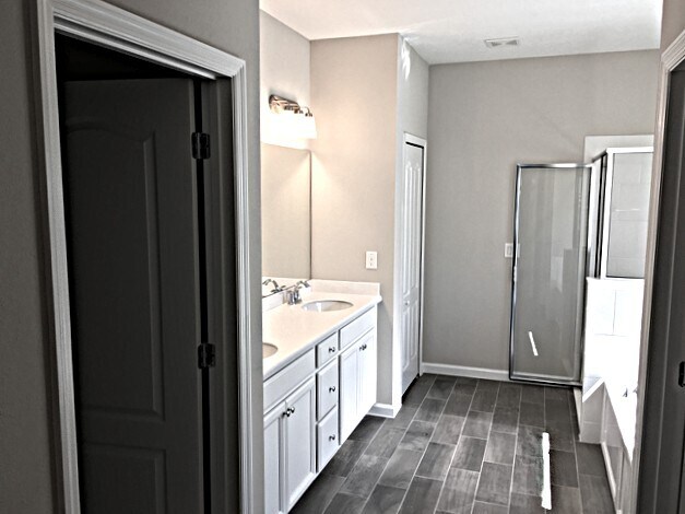 Building Photo - 144 Athens Dr