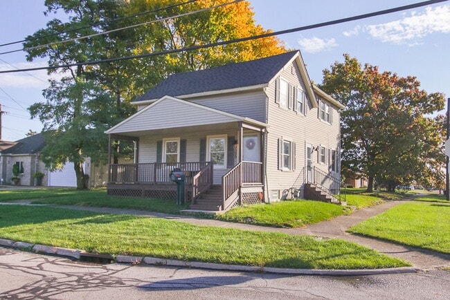Building Photo - 3 bedroom 3 bathroom Single Family Home