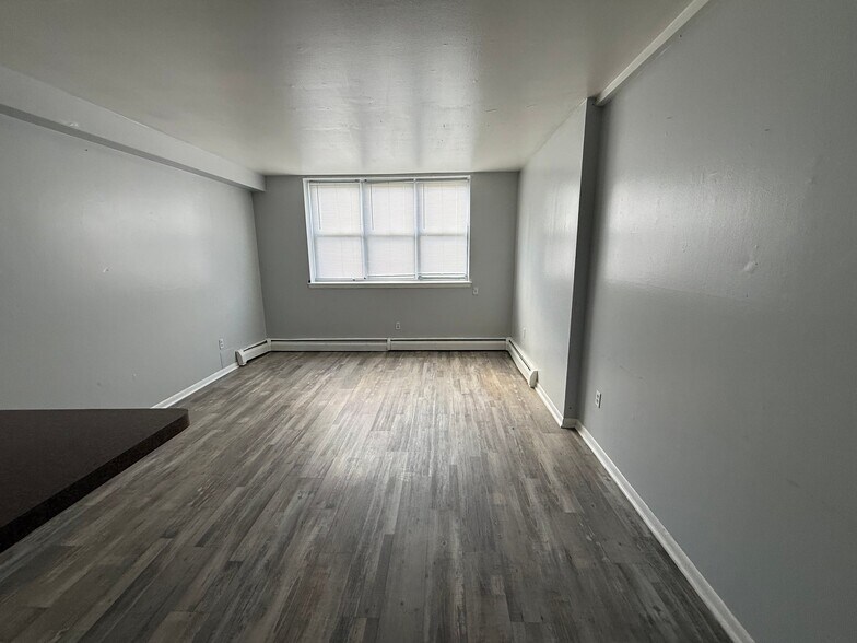 Building Photo - 194 Washington St