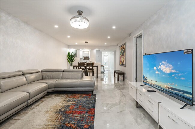 Building Photo - 9523 S Hollybrook Lake Dr