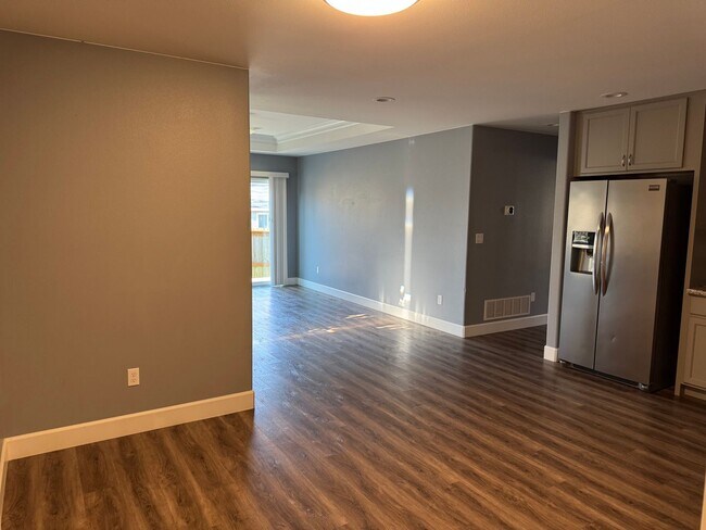 Building Photo - 741 Selina Ln