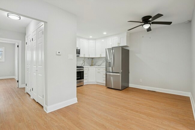 Building Photo - 527 Homestead Rd