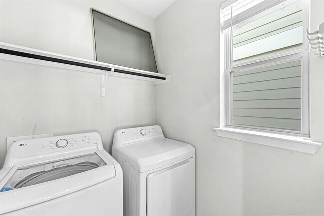 Building Photo - 1709 Arendale Dr