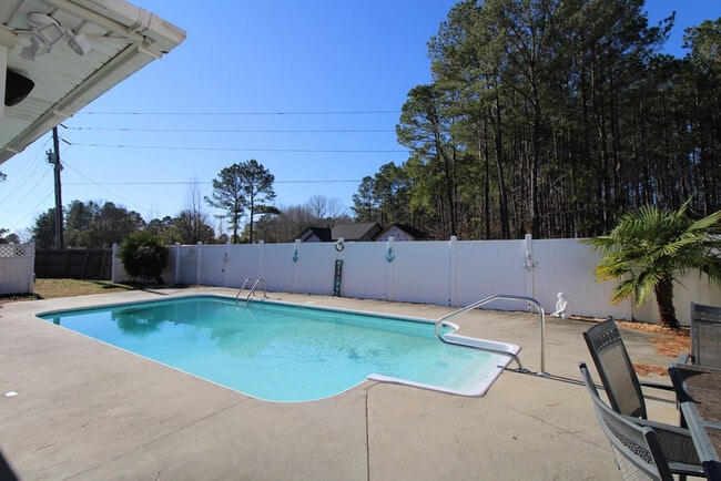 Building Photo - 280 Trillium Ln