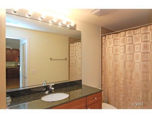Main bath - 1935 S Archer Ave