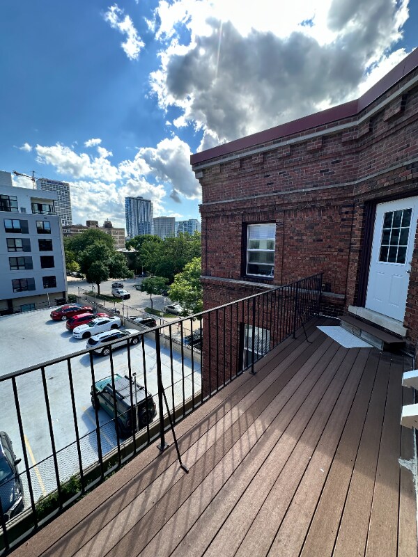 Building Photo - 1030 N Marshall St