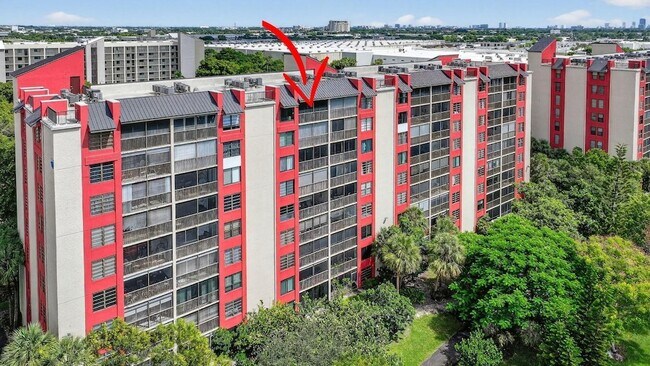 Building Photo - 2202 S Cypress Bend Dr