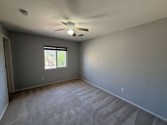 Building Photo - 3907 E Pinto Valley Rd