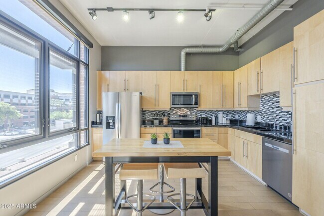 Building Photo - 7301 E 3rd Ave