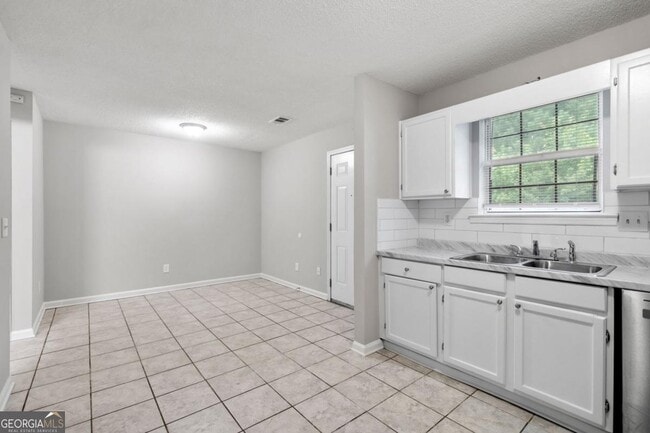 Building Photo - 112 Woodberry Ct