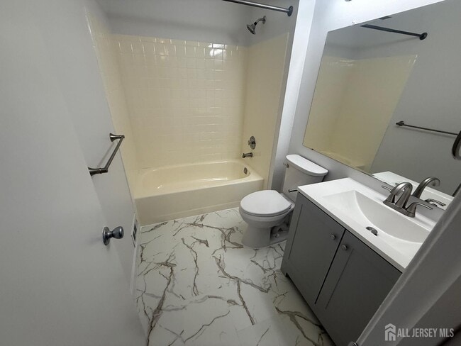 Building Photo - 425 Northam Dr