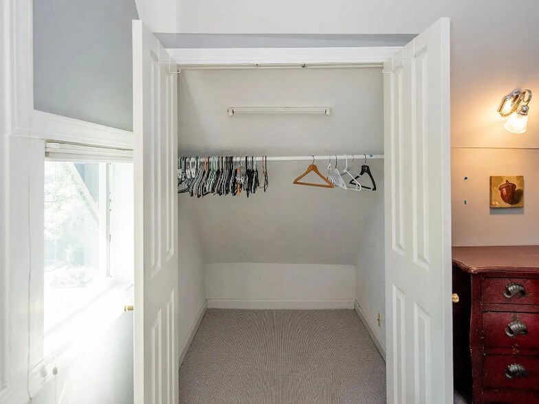 Building Photo - 607 Lincoln Ave