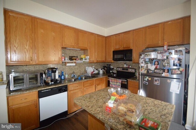 Building Photo - 25445 Morse Dr