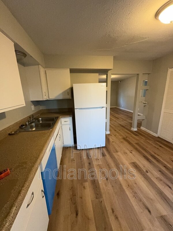 Building Photo - 6230 Eastridge Dr