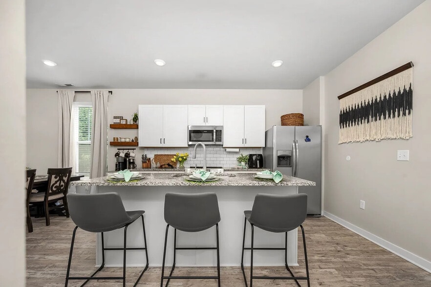 Building Photo - 4204 Aragorn Way
