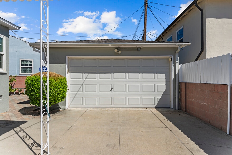 Building Photo - 550 Clement Dr