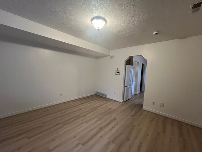 1st Floor Entrance - 1650 Talon Dr