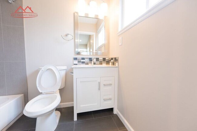 Building Photo - 1823 El Parque Ct