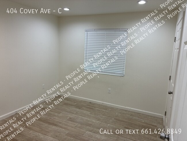 Building Photo - 404 Covey Ave