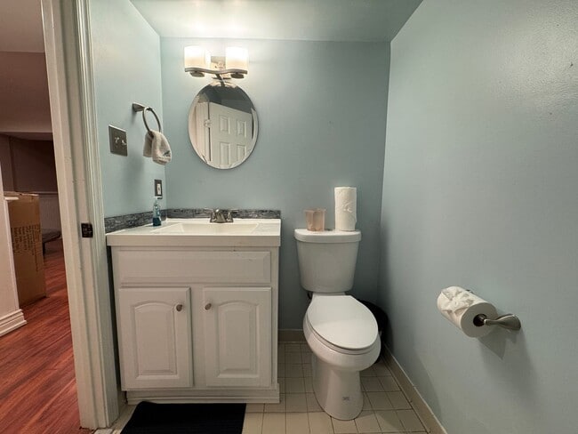 Building Photo - Gorgeous 3 Bed 2/2 Bath Interior Townhome In Little Rocky Run