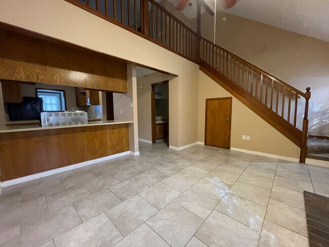 Building Photo - Townhouse: Old Jefferson
