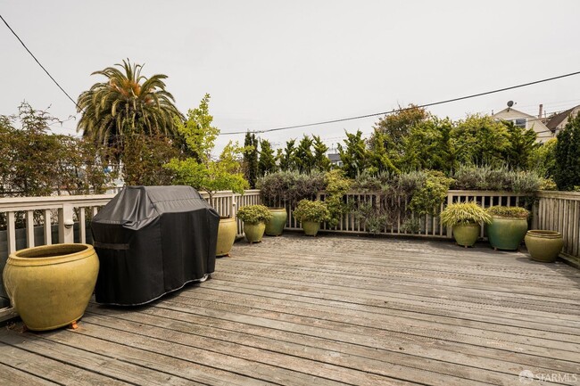 Building Photo - 536 Funston Ave