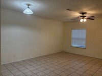 Building Photo - 616 Vicki Dr