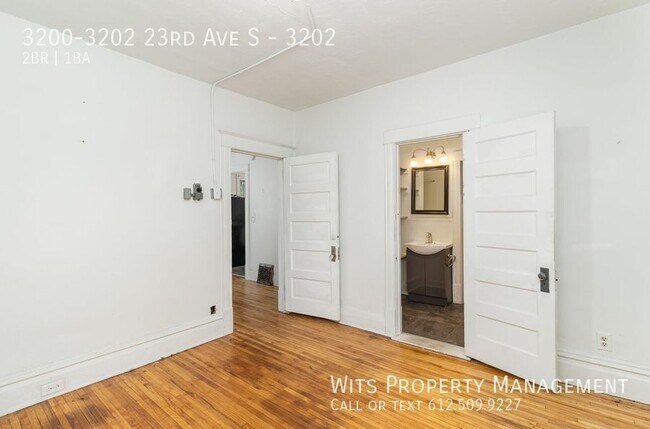 Building Photo - 3200-3202 23rd Ave S-3202