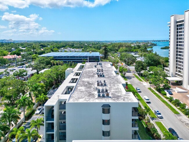 Building Photo - 2 Bedroom 2 Bath Waterview Condo (Palm Place Condominiums)