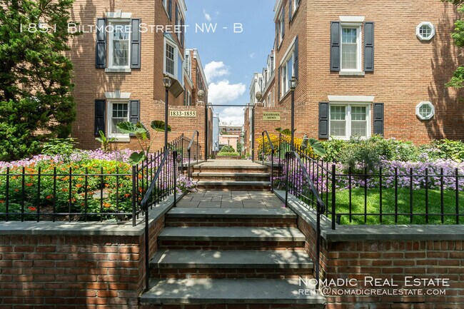 Building Photo - 1851 Biltmore St NW
