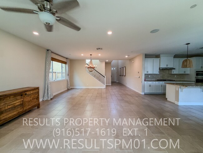 Building Photo - Must See! Lovely Former Model Smart Home 4 Bed 3 Bath