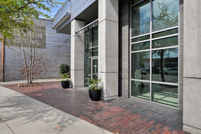 Building Photo - 28 Woolfe St