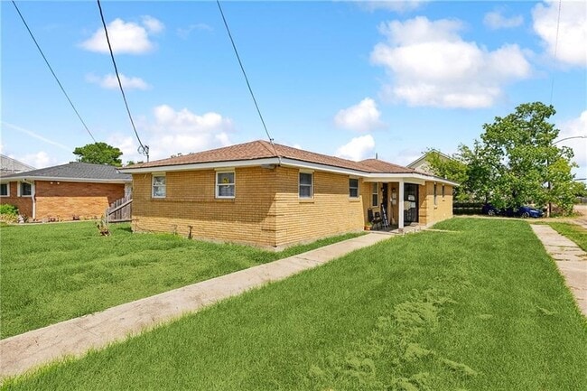 Building Photo - 4701 Rosemont Pl