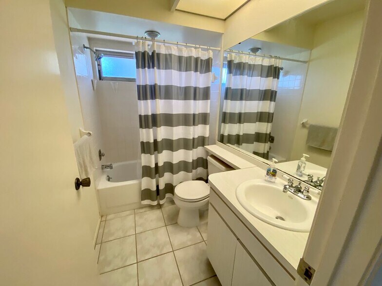 Building Photo - 1429 Dogwood Dr