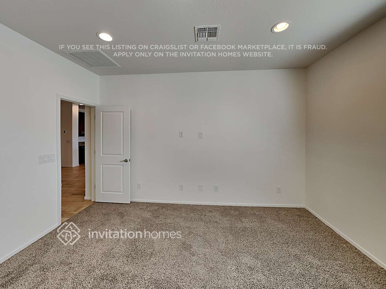 Building Photo - 22519 E Calle de Flores