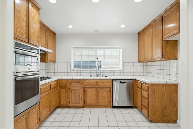 Building Photo - 357 N Pennsylvania Ave