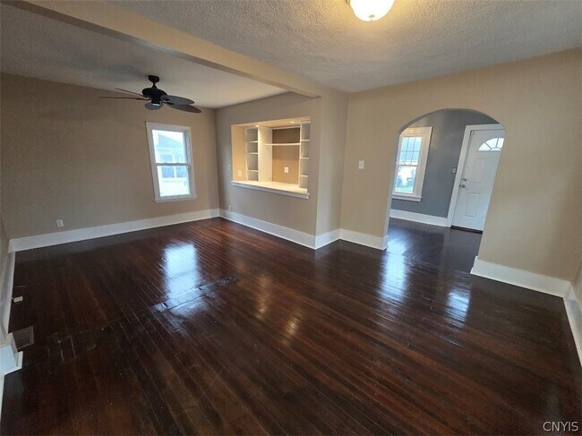 Building Photo - 337 Marlborough Rd
