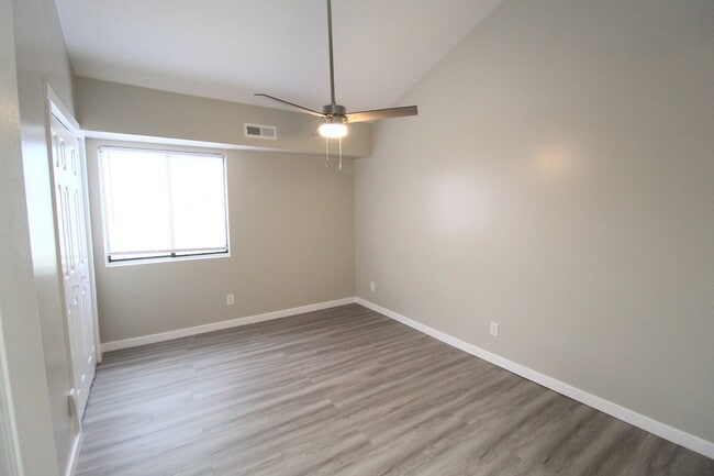 Building Photo - 1026 Blue Ridge Dr